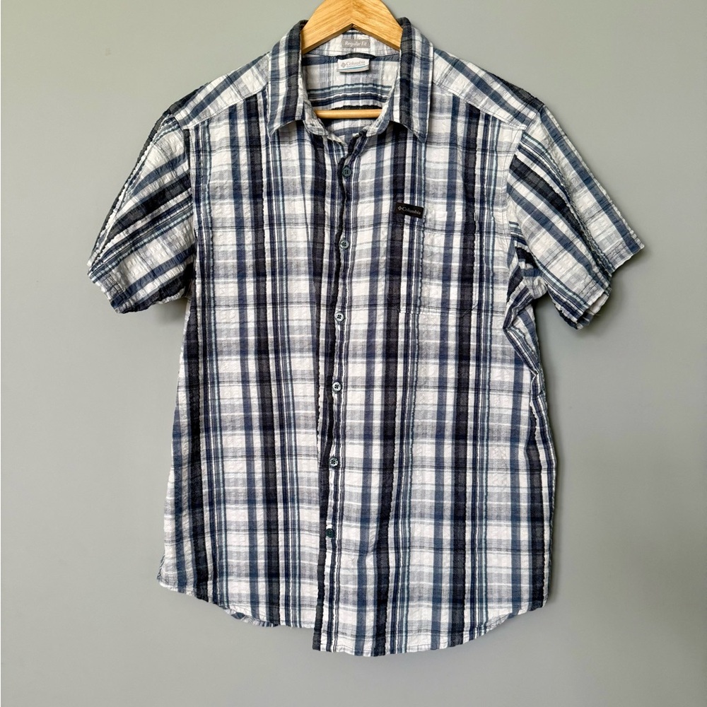 Columbia Men's Short-Sleeve Plaid Button-Up Shirt Blue and White Crinkle Texture